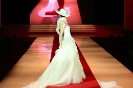 中国武汉婚博会现场婚纱礼服时尚发布会 中国武汉婚博会现场婚纱礼服时尚发布会